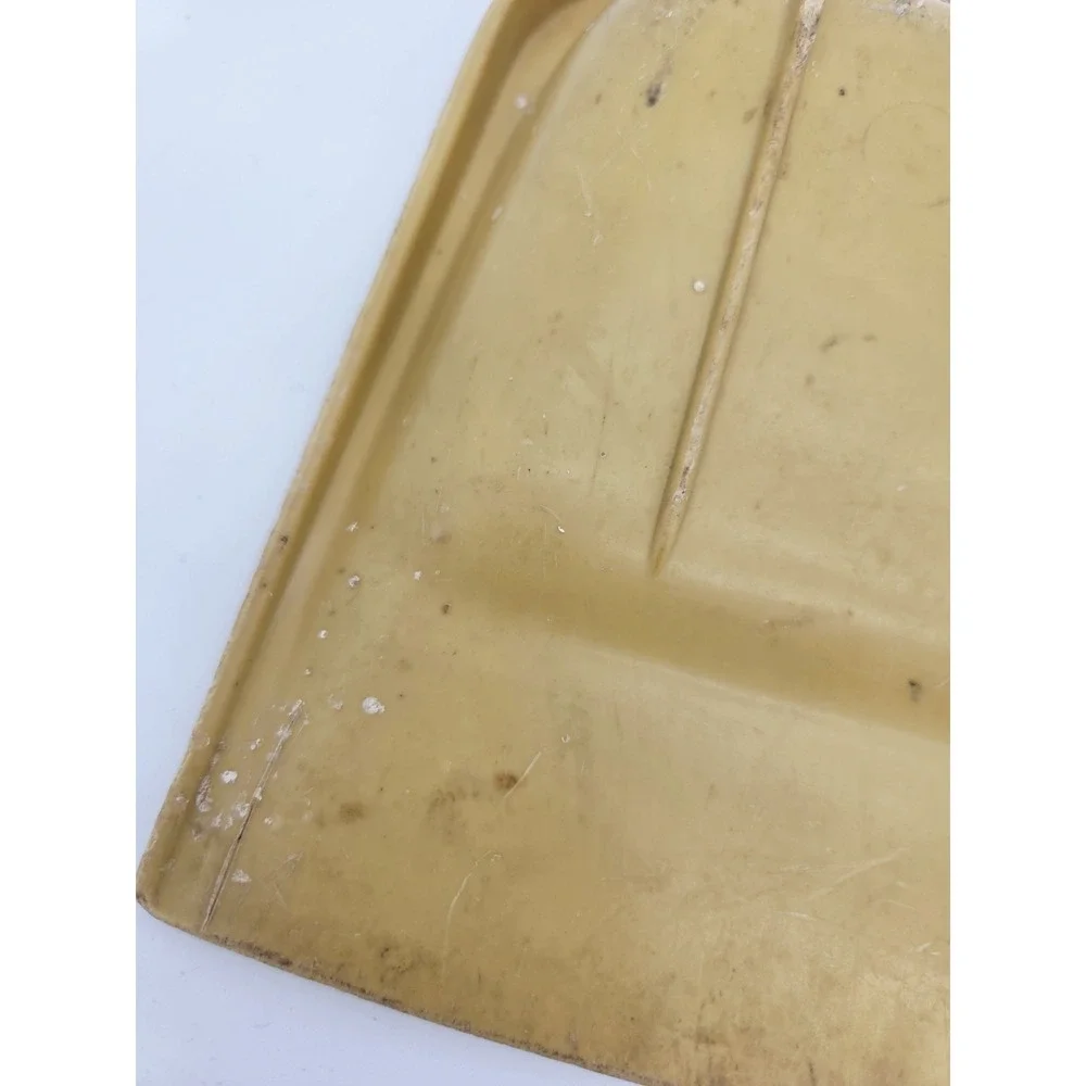 Rubbermaid DUSTPAN Dust‎ Pan Heavy Rubber Harvest Gold Yellow Vintage Poor Cond